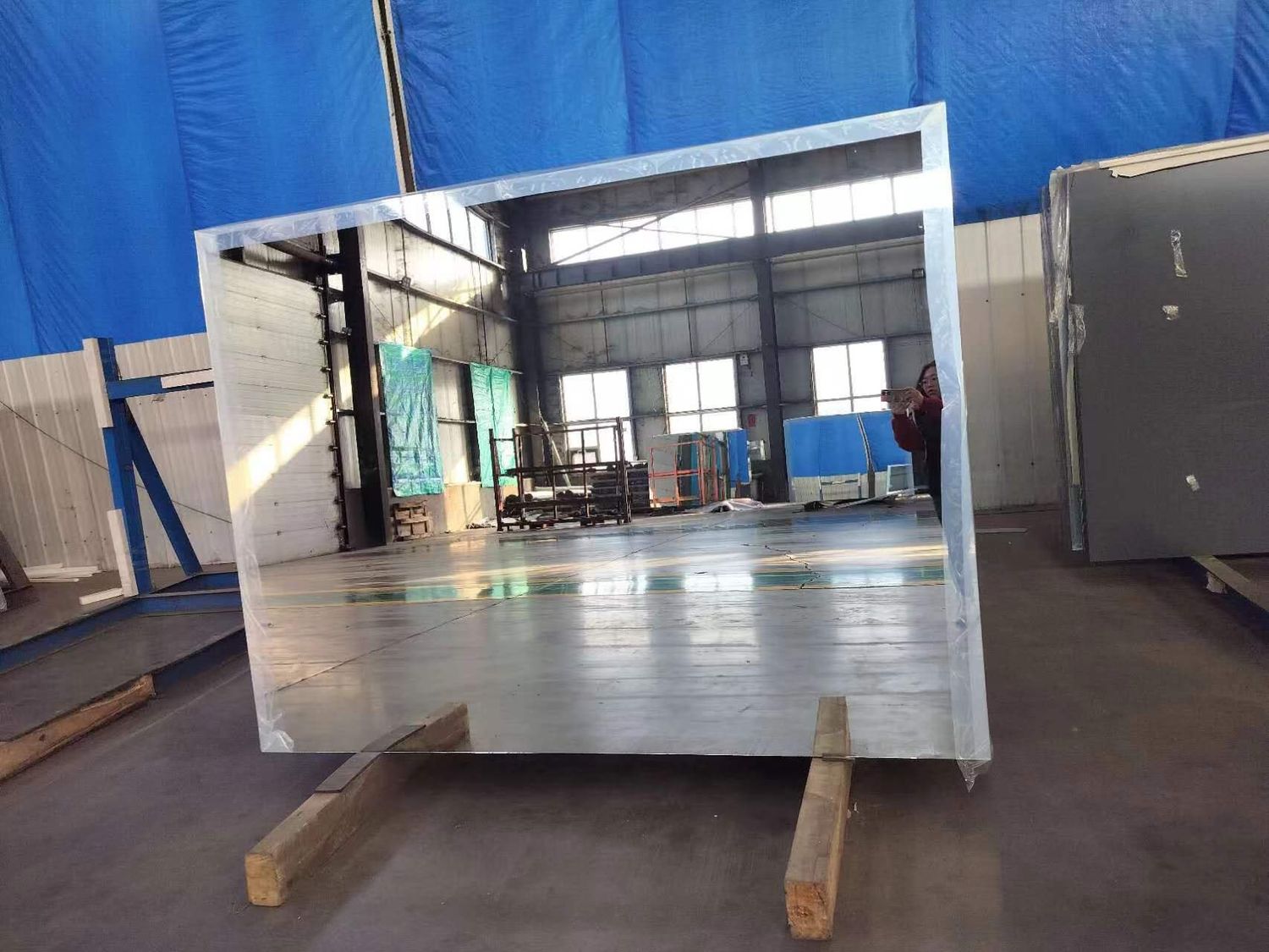 Aluminum Mirrors — Mirrors · Shunxin Glass — photo 6
